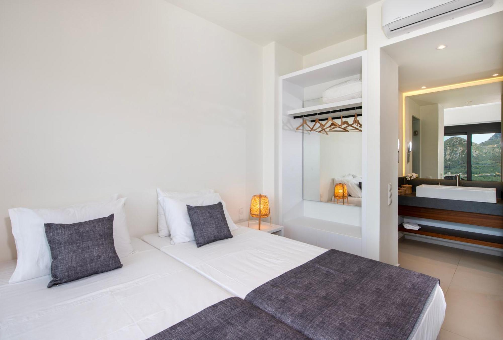 Porti Villas Aphrodite Asomatoi Екстериор снимка